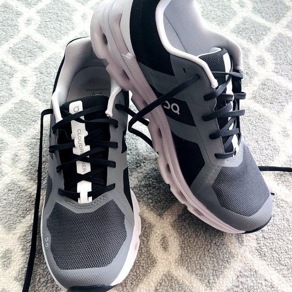 On Running Shoes - WMS OC CloudRunner